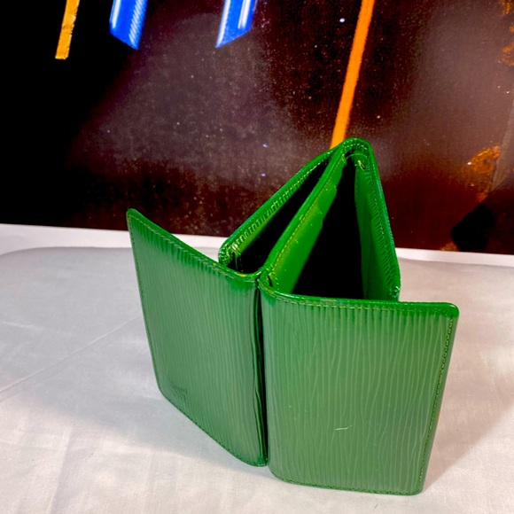 Louis Vuitton wallet green EPI leather